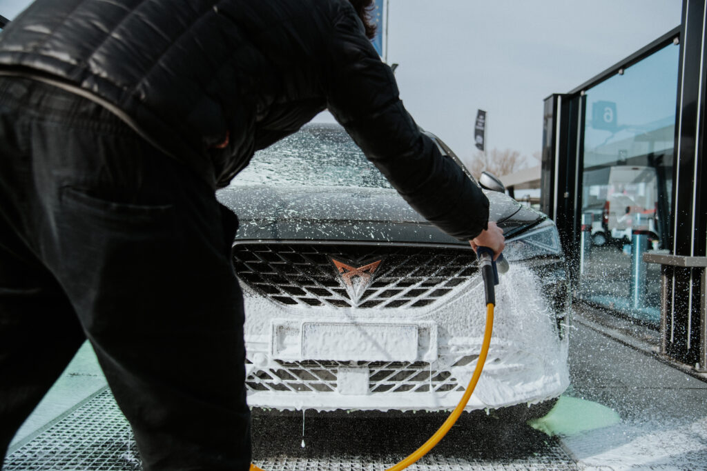 Come lavare l'auto senza graffi